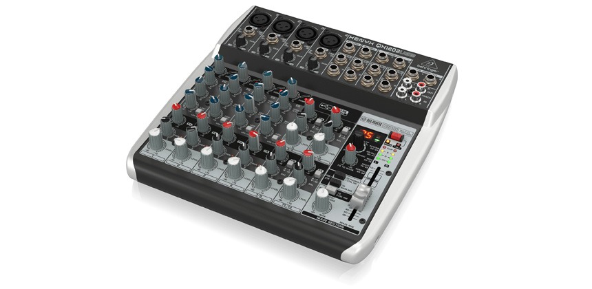 206423587-combo-livestream-7-QX1